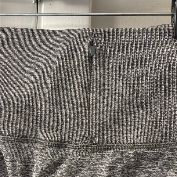 Gymshark women’s  Gray vital Leggings - Picture 6 of 6